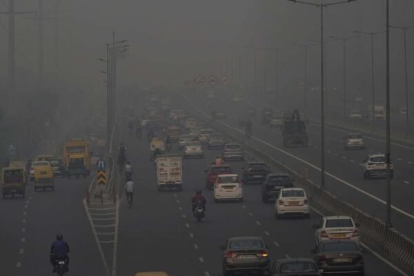 Alarming rise in air pollution in Delhi-NCR, AQI drops to 328 | DETAILS