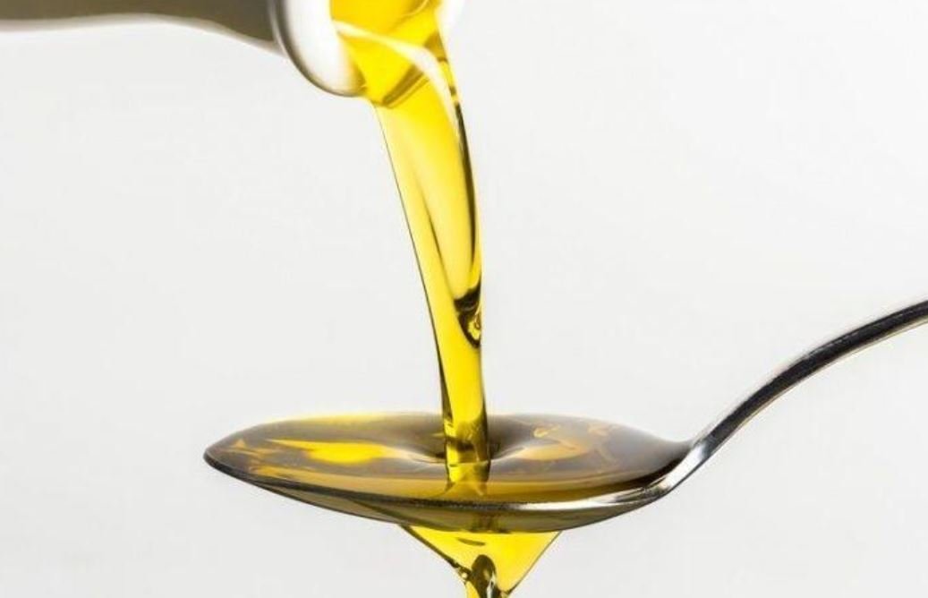 India's vegetable oil imports seen lower in 2024-25, industry group says